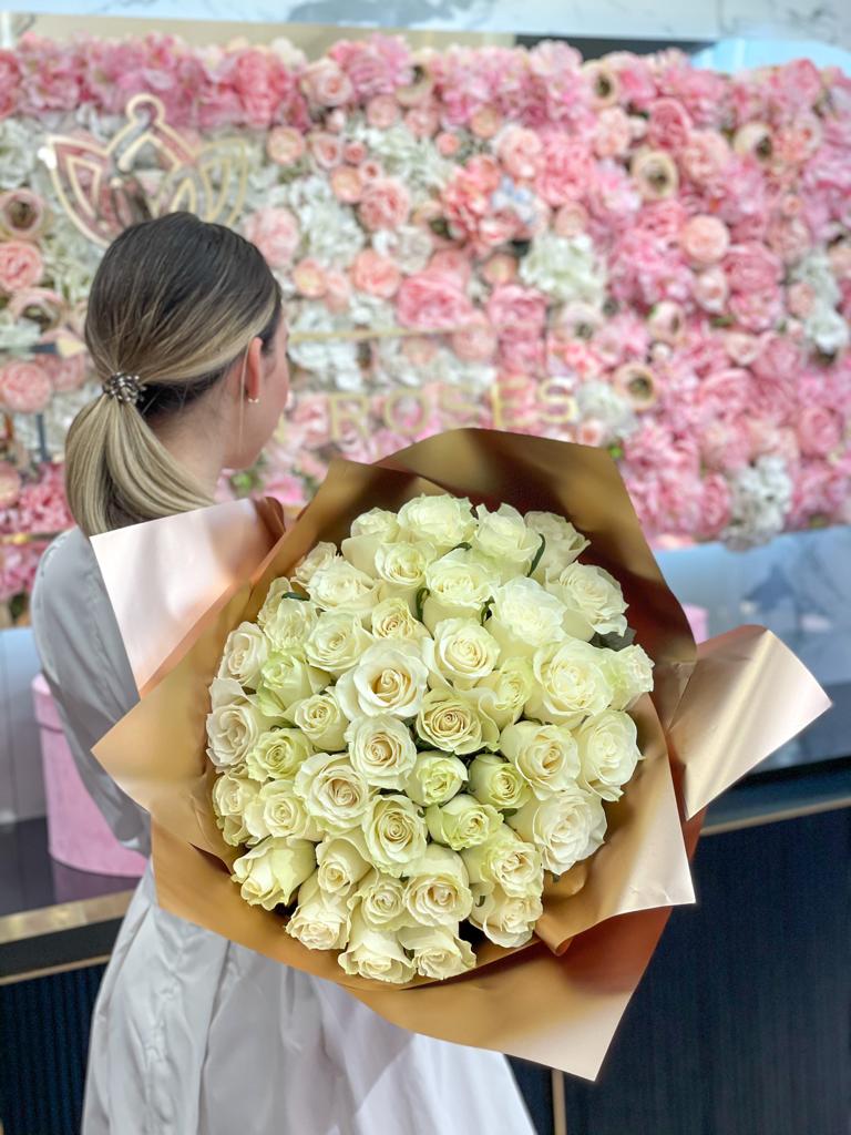 Buchet de trandafiri albi